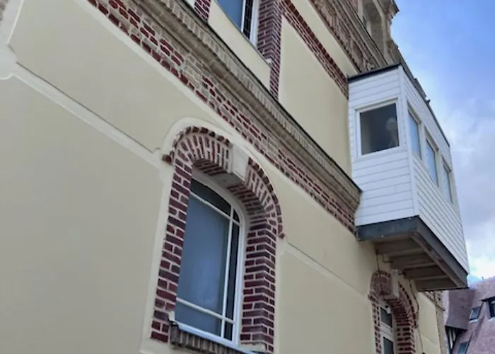 Appartement En Front De Mer A Villers-Sur-Mer Face Au Casino, 2P Tout Equipe Avec Parking Privatif - Fr-1-712-14