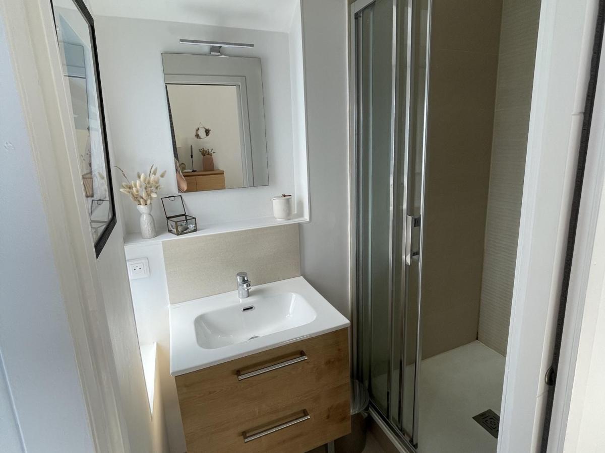 Apartment En Front De A Face Au Casino, 2p Equipe Avec Parking Privatif - Fr-1-712-14