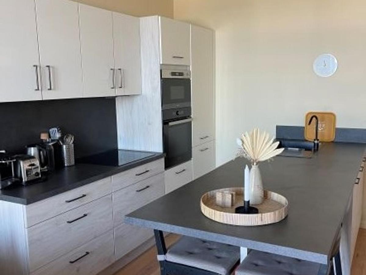 Apartment En Front De A Face Au Casino, 2p Equipe Avec Parking Privatif - Fr-1-712-14 *
