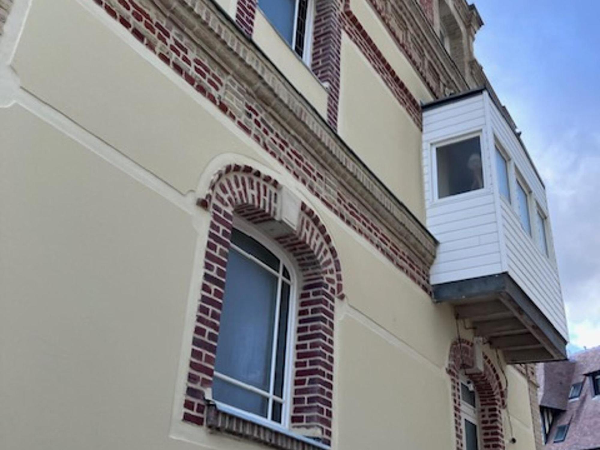 Apartment En Front De A Face Au Casino, 2p Equipe Avec Parking Privatif - Fr-1-712-14