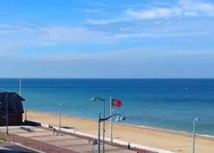 Appartement En Front De Mer A Villers-Sur-Mer Face Au Casino, 2P Tout Equipe Avec Parking Privatif - Fr-1-712-14