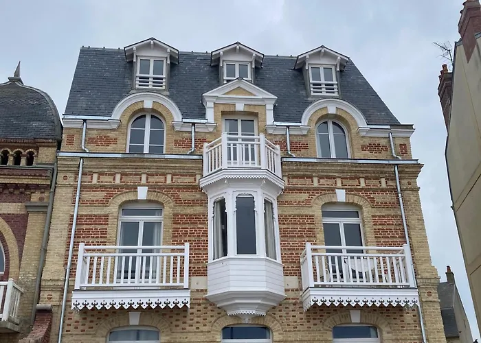 Appartement En Front De Mer A Villers-Sur-Mer Face Au Casino, 2P Tout Equipe Avec Parking Privatif - Fr-1-712-14